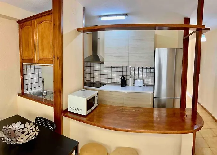 Cristianos, Walking To Beach, High Speed Wifi